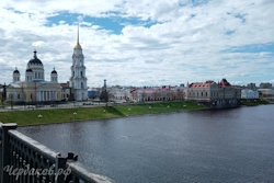 Рыбинский музей-заповедник, вид с моста через реку Волгу, весна 2020 г.