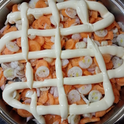 Майонез на моркови и луке